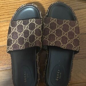 Gucci Brown GG Canvas Slide Sandals with Beige Monogram